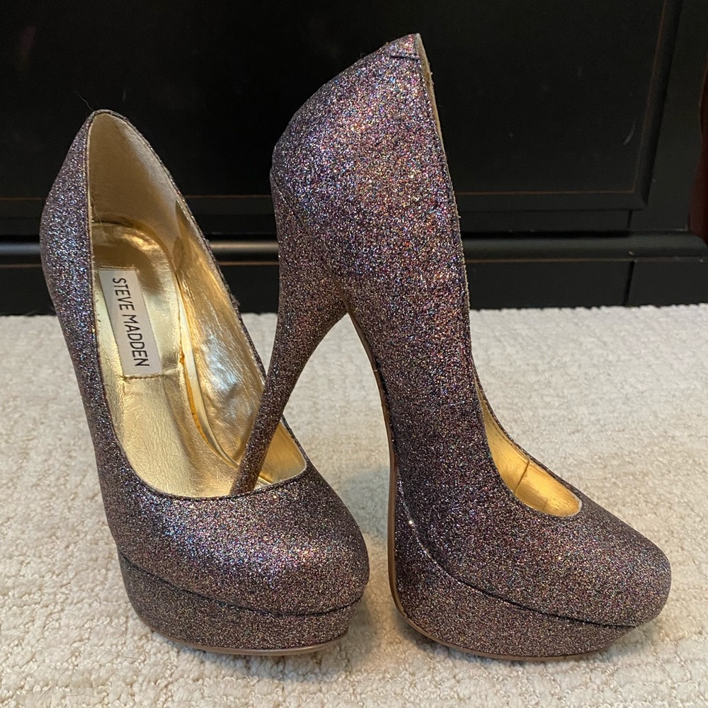 Steve Madden Caryssa Glitter Platform Pumps